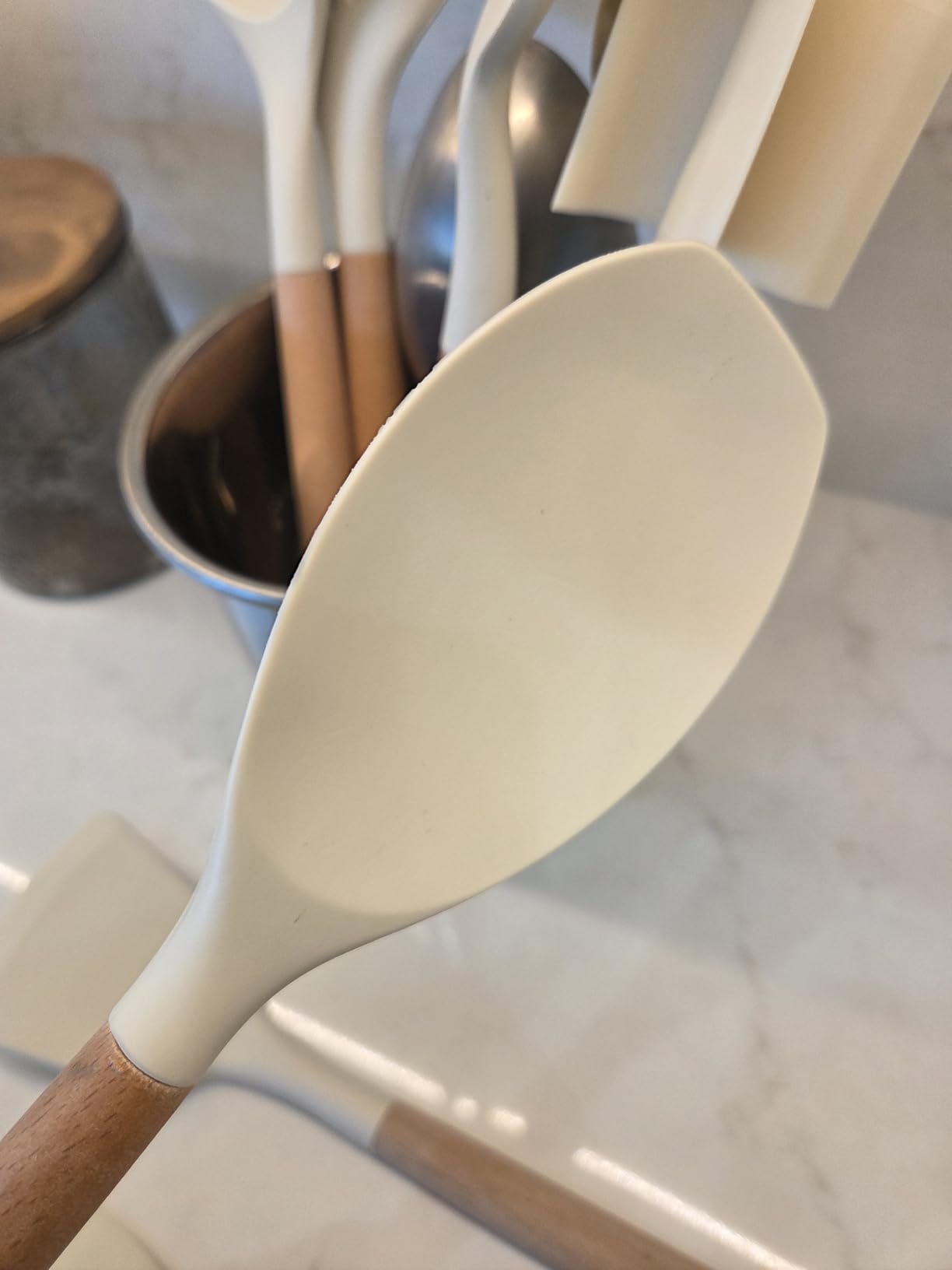 CAROTE 22-Piece Cooking Utensils Set with Wood Cool-Touch Handles, Cream customer photo 1