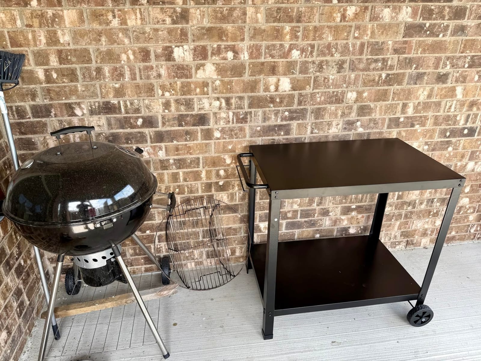 Yozoia Outdoor Grill Table for Blackstone Griddle, Grill Cart with Wheels customer photo 1