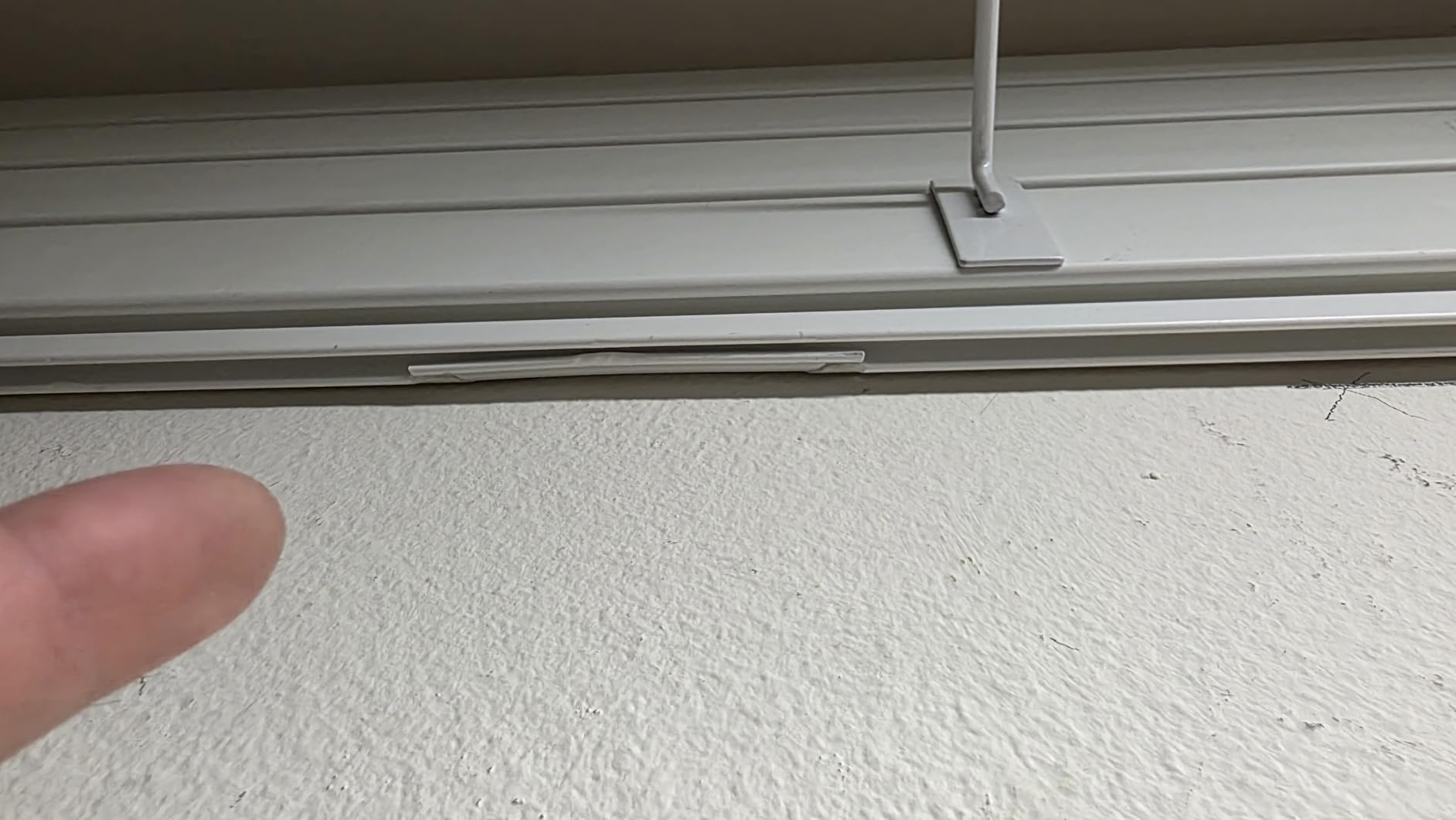 VEVOR Slat Wall Paneling, 8 x 4 ft, PVC Garage Slatwall without Accessories, White Slat Wall Easy-to-Install Adjustable Slatwall Panel with Coupling Structure & DIY Cutting, Fits for Storage & Display customer photo 1