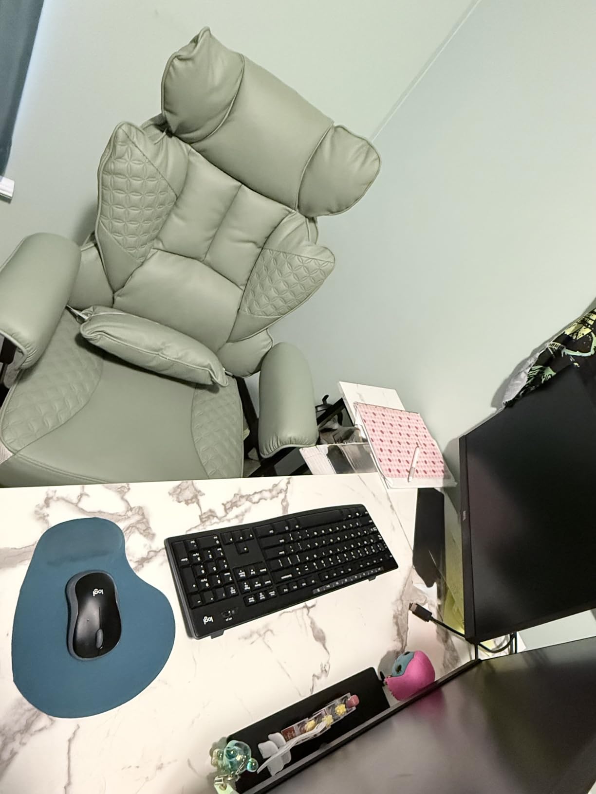 GTPLAYER Big and Tall Gaming Chair 400lbs Heavy Duty Office Chair with Foot Rest & Ergonomic Pocket Spring Lumbar Support, High Back 3D Saddle Shaped Cushion for Back Pain Relief, Matte-Black customer photo 1