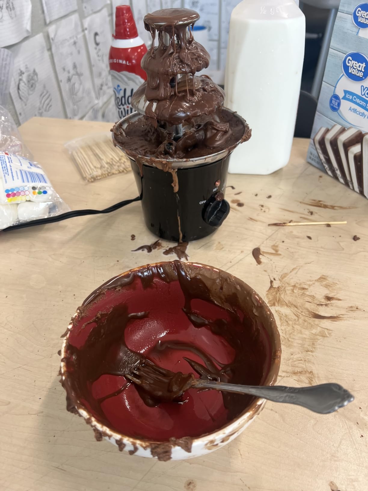 MINI Chocolate Fountain Machine Small Electric Chocolate Fondue Fountain Machine for Party for Candy Butter Cheese (Red) customer photo 1