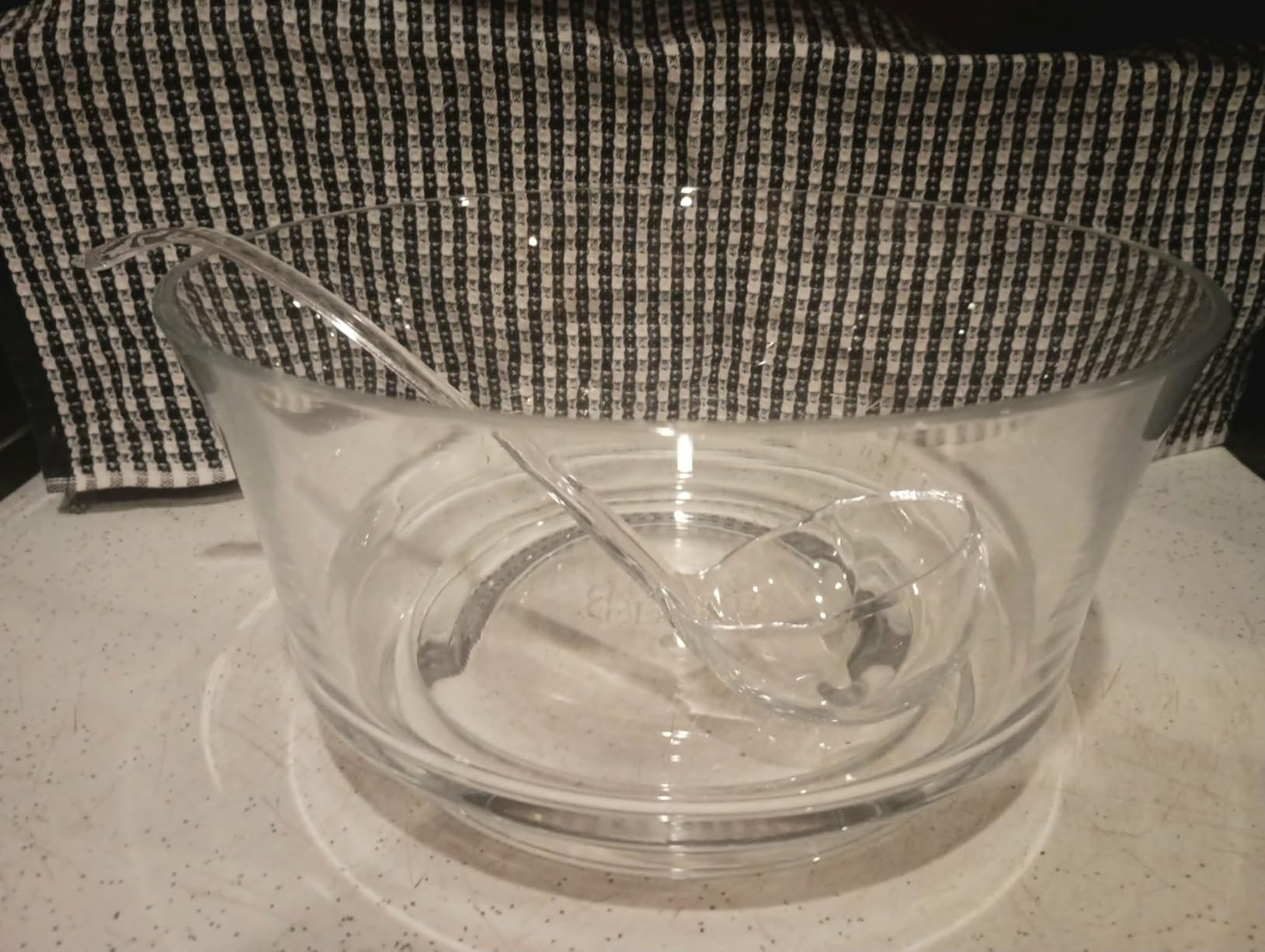 JAYE & BLAKE Premium Acrylic Punch Bowl with Ladle | 12”W x 6”H Clear Design Glass Like Quality & Durable Acrylic Bowls | 1.5 Gallon (6 quarts) Punch Bowl For Parties, Holidays, Schools, Halloween customer photo 1