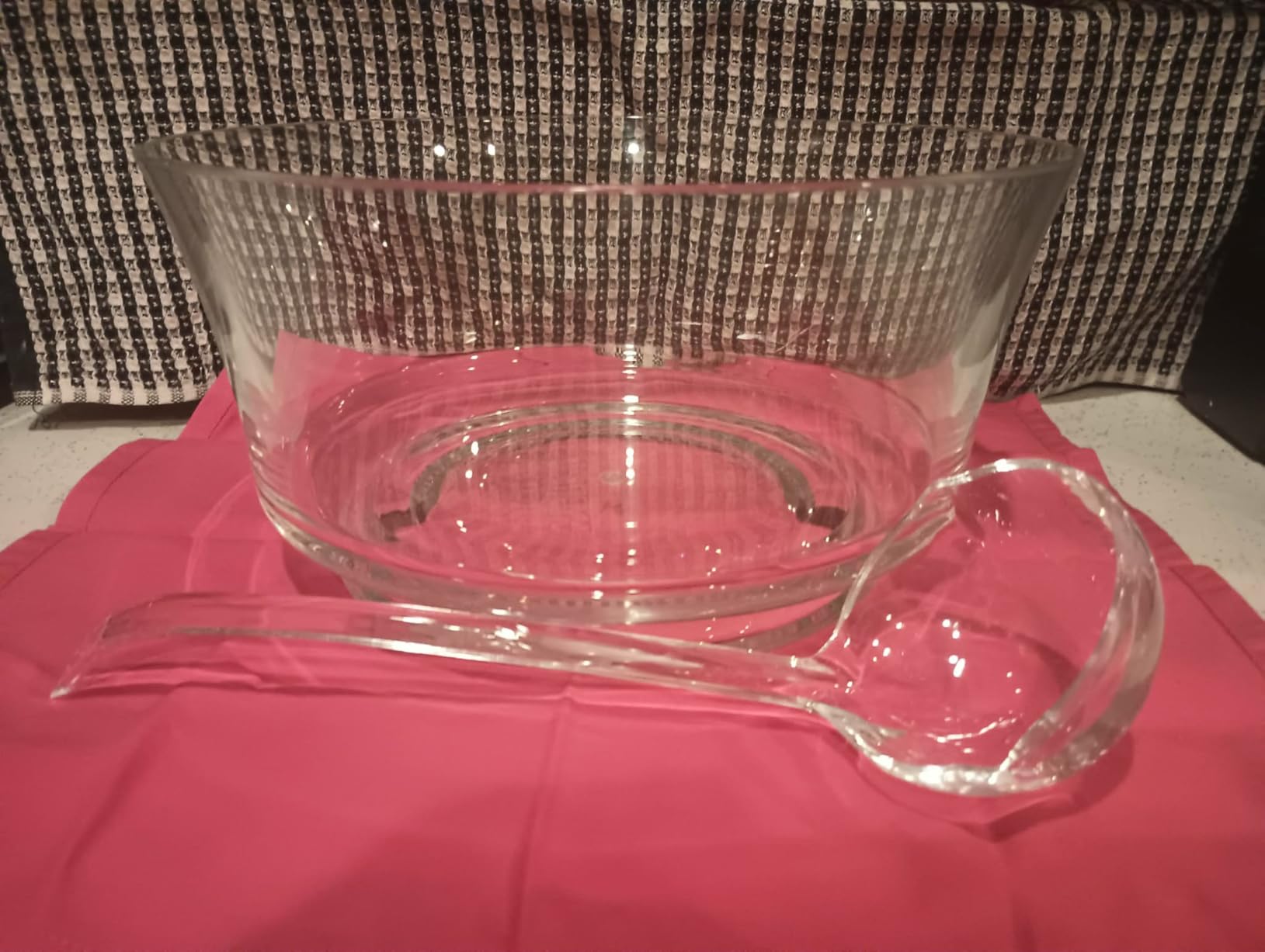 JAYE & BLAKE Premium Acrylic Punch Bowl with Ladle | 12”W x 6”H Clear Design Glass Like Quality & Durable Acrylic Bowls | 1.5 Gallon (6 quarts) Punch Bowl For Parties, Holidays, Schools, Halloween customer photo 2