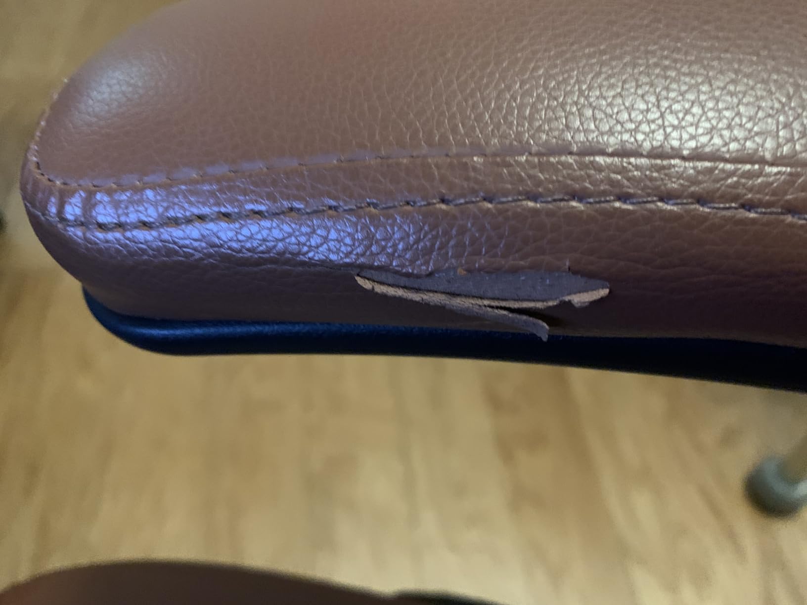 Leather Office Chair, PU Home Computer Desk Chairs with Ergonomic Back Support, 360°Swivel Free,Small Gaming Chair with Wheels and Adjustable Armrests, for Short People Use customer photo 2