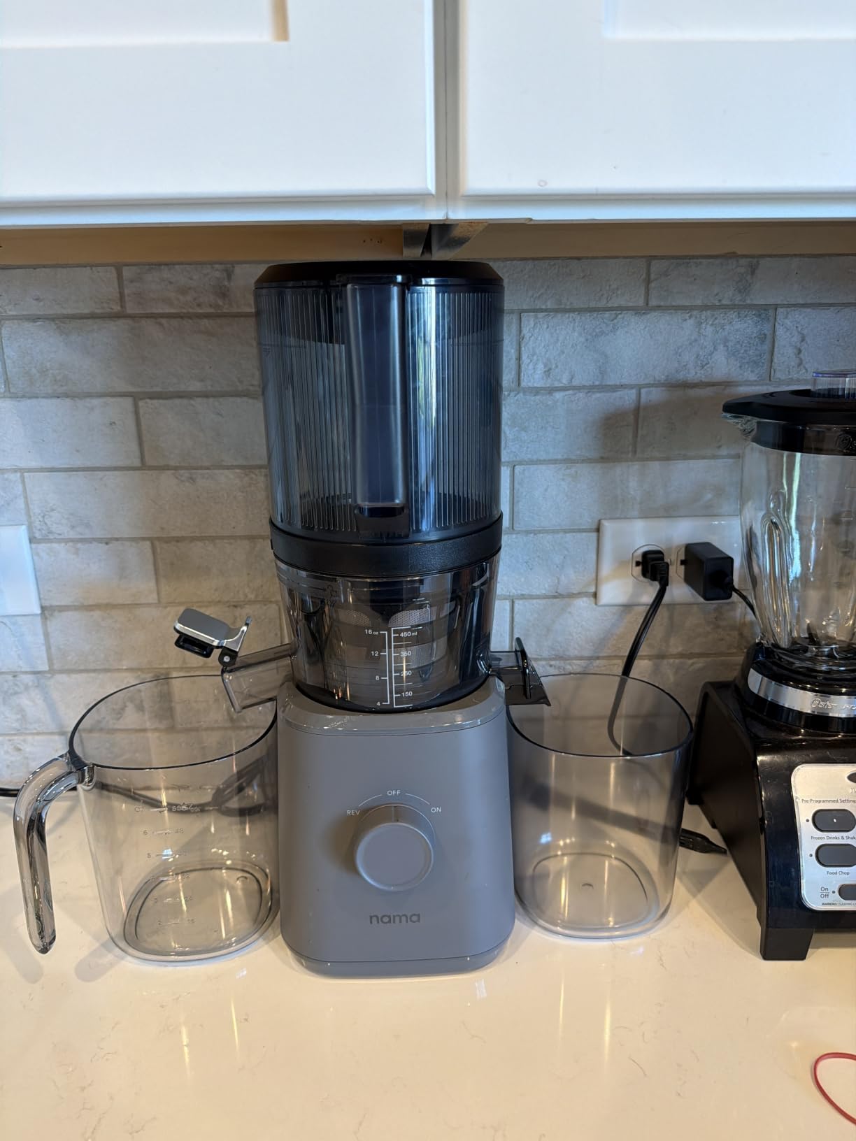 Nama J3 - Compact cold press juicer - Hands-free - Black customer photo 2