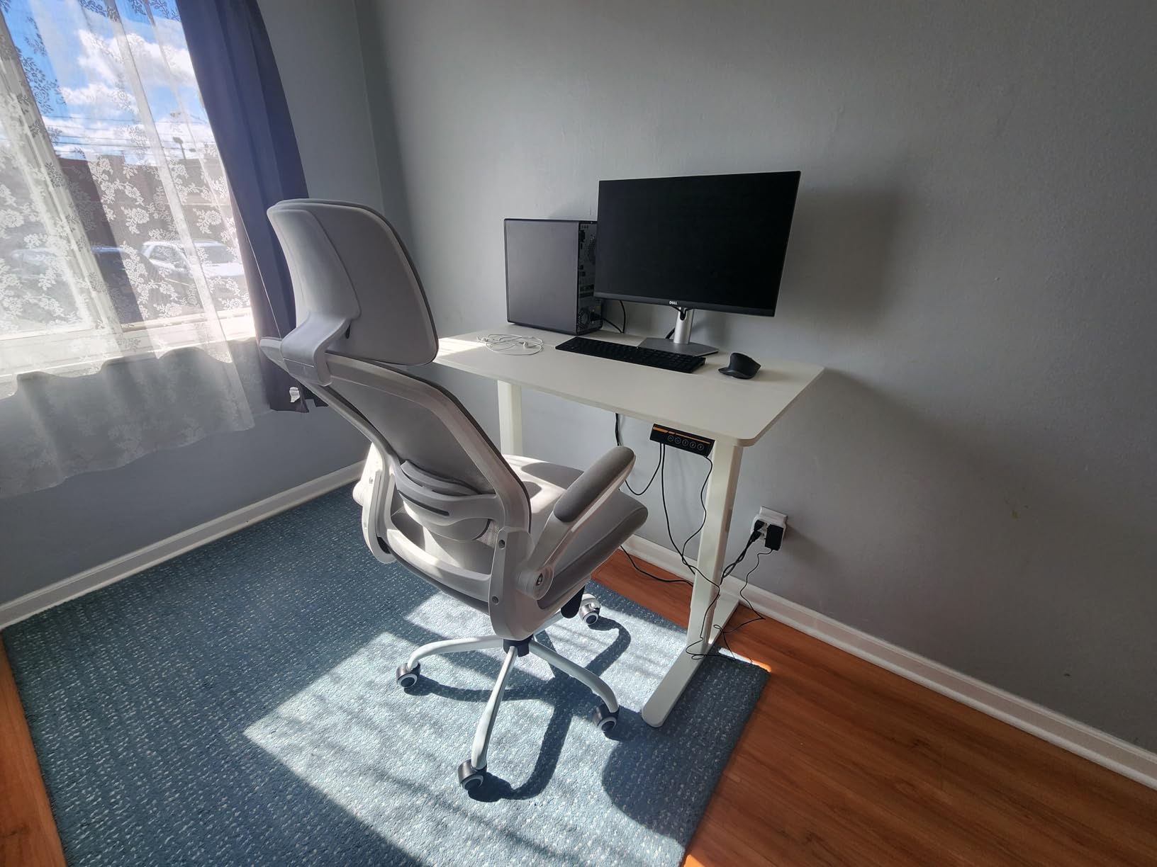 YDN 40 x 24 Inch White Electric Standing Desk customer photo 2
