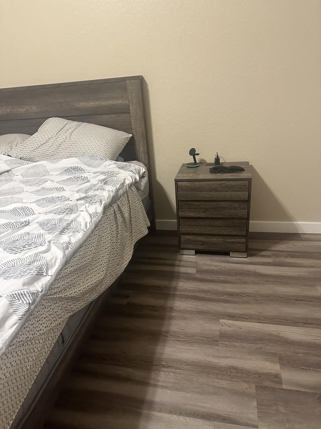 LUXOAK 3 Piece Slatted Bedroom Set Queen Bed Frame & 2 Nightstands, Grey customer photo 2
