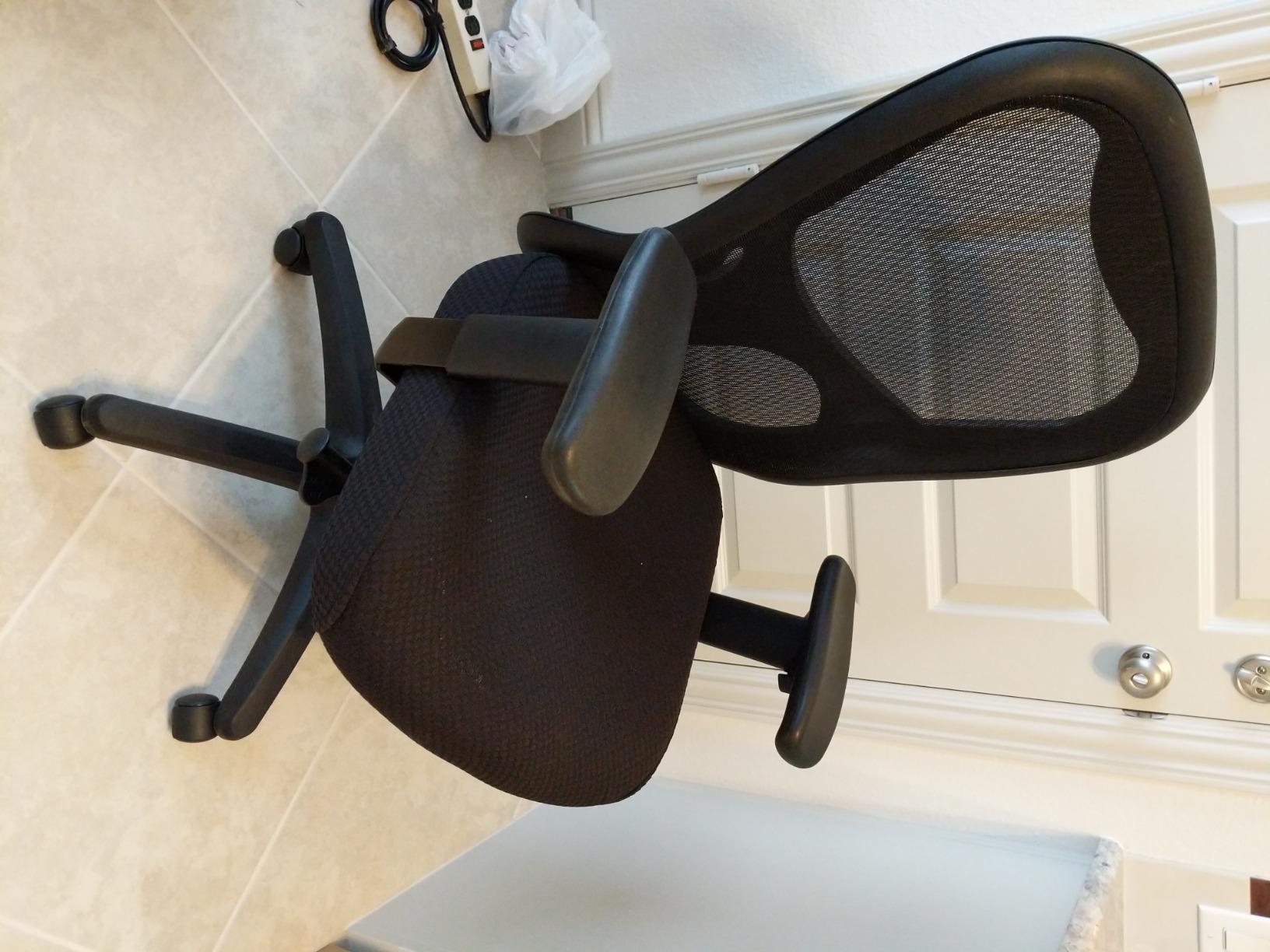 Tempur-Pedic TP9000C Mesh Swivel Task Chair with Tempur Material, Cooling Gel Layer, Adjustable Armrests, and Lumbar Support, Navy customer photo 2