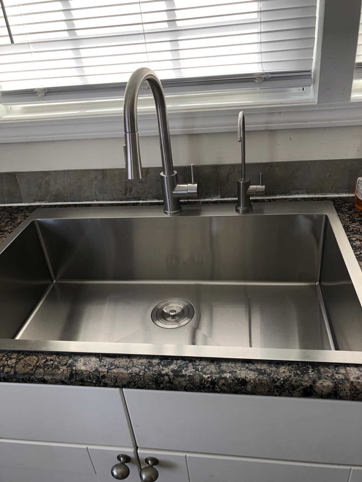 VAPSINT 33 Inch Black Farmhouse Kitchen Sink, 33x20x9 Inches Stainless Steel Undermount 16 Gauge Deep Single Bowl Apron Front Workstation Ledge Farm Sink with Accessories customer photo 2