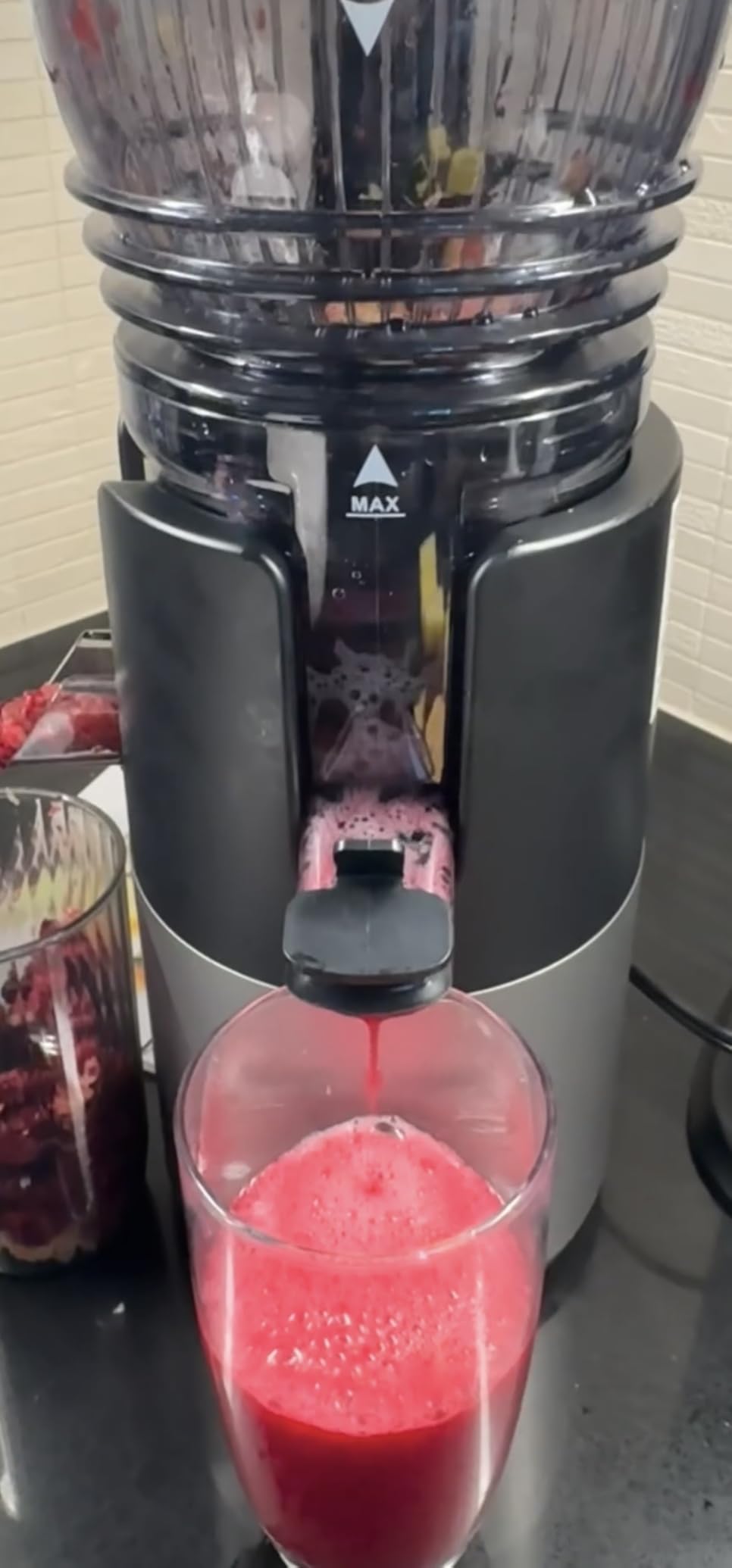 Godspeeds 6-inch Chute Cold Press Juicer Machine customer photo 2