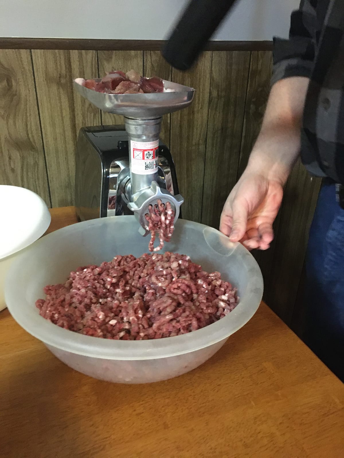 Electric Meat Grinder, 2300W Max, Heavy Duty Sausage Stuffer with 2 Blades, 3 Grinding Plates, Sausage Tube & Kubbe Kit, Home Kitchen Meat Mincer with Handle (Black) customer photo 1