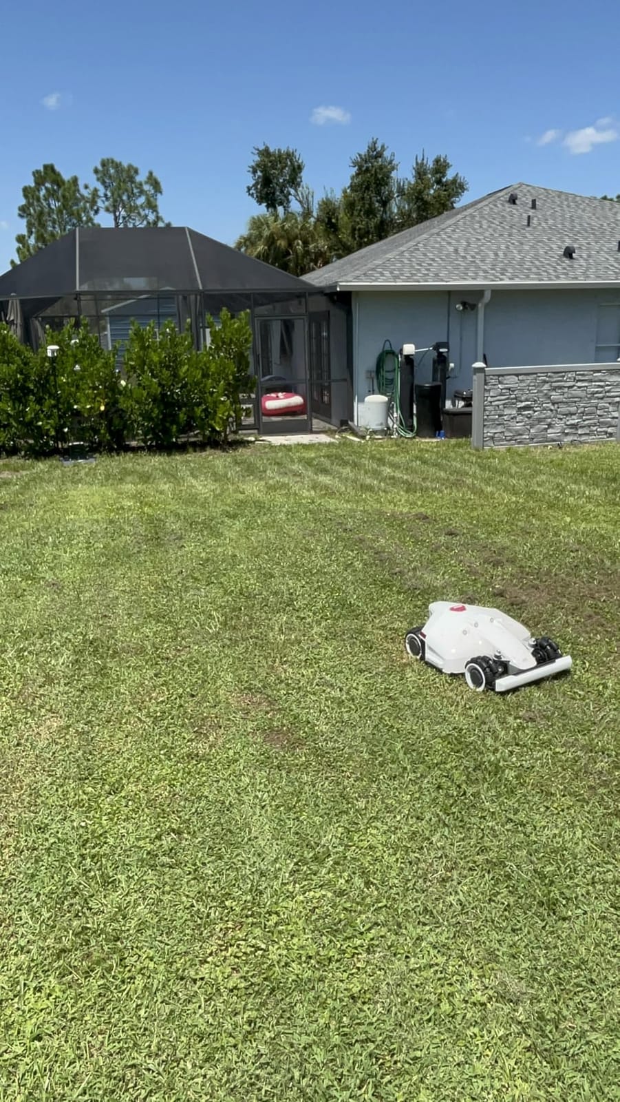 (2026 NEW) Mammotion LUBA mini 2 AWD 1500H Robot Lawn Mower, for 0.37 Acres, 360° LiDAR+Dual-Camera AI Vision, 80% Slope, DropMow, 20 Multi-Zone Management customer photo 2