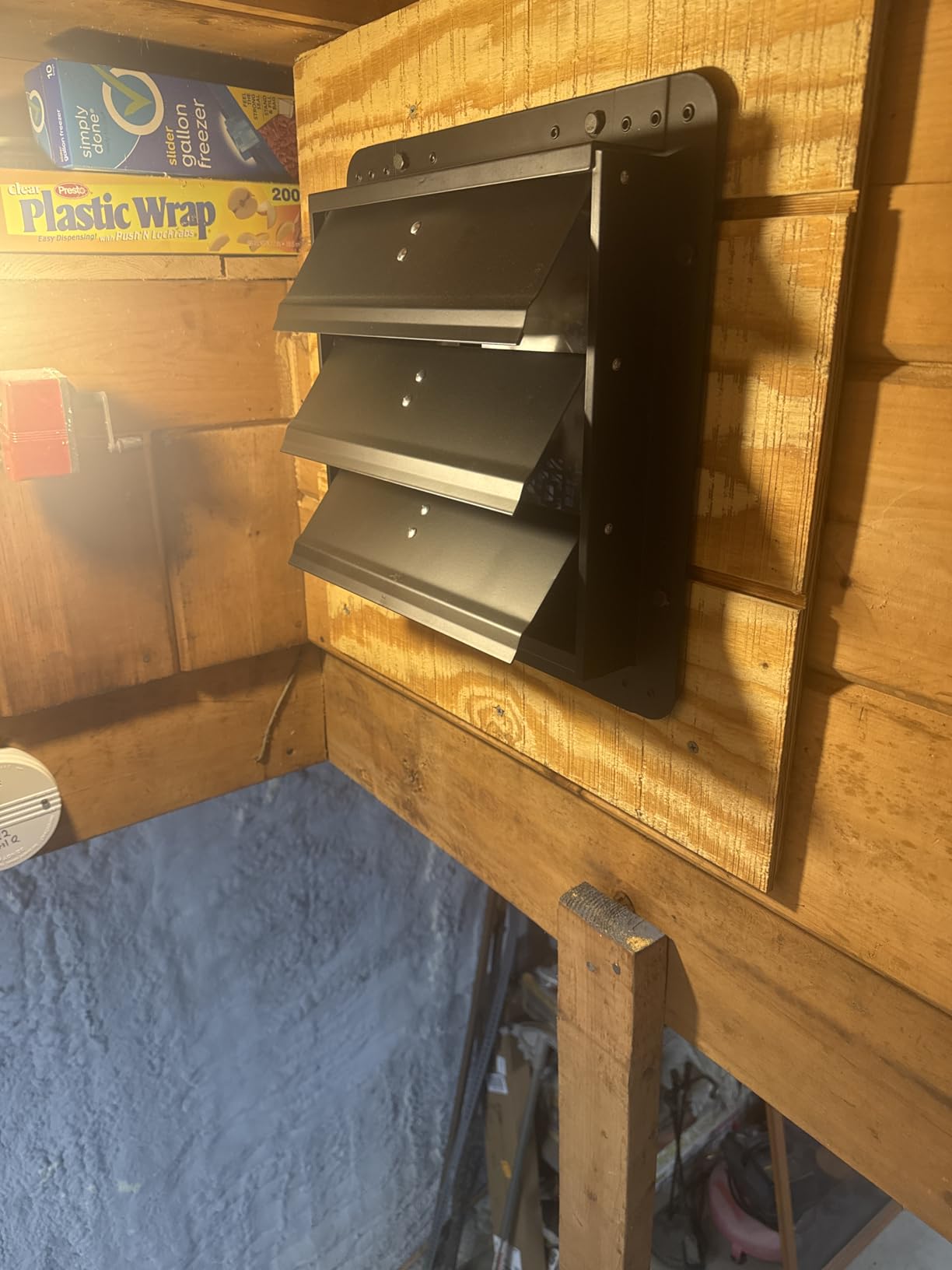 VEVOR 14 in Shutter Exhaust Fan Wall-Mount Automatic Louvers Variable Speed, Sturdy Steel Housing, Low Noise, AC Motor, 1802 CFM Ventilation and Cooling for Attic, Garage, Barn, Greenhouse, Workshop customer photo 1