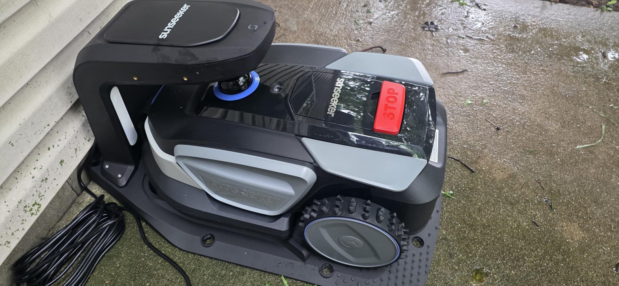 Sunseeker X5 AWD Robot Lawn Mower, RTK, Vision AI, 0.5 Acre, Wire-Free customer photo 1