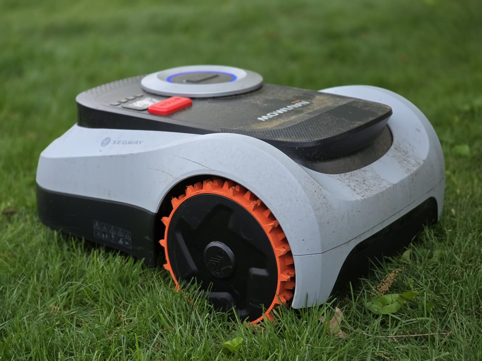 Segway Navimow i215 LiDAR Robot Lawn Mower, Wire Free Robotic Lawn Mower for 0.37 Acre, LiDAR & Vision Dual Fusion, Auto Mapping, Off-Road Wheels for 45% Slopes, Quiet 59 dB(A) Mowing customer photo 2
