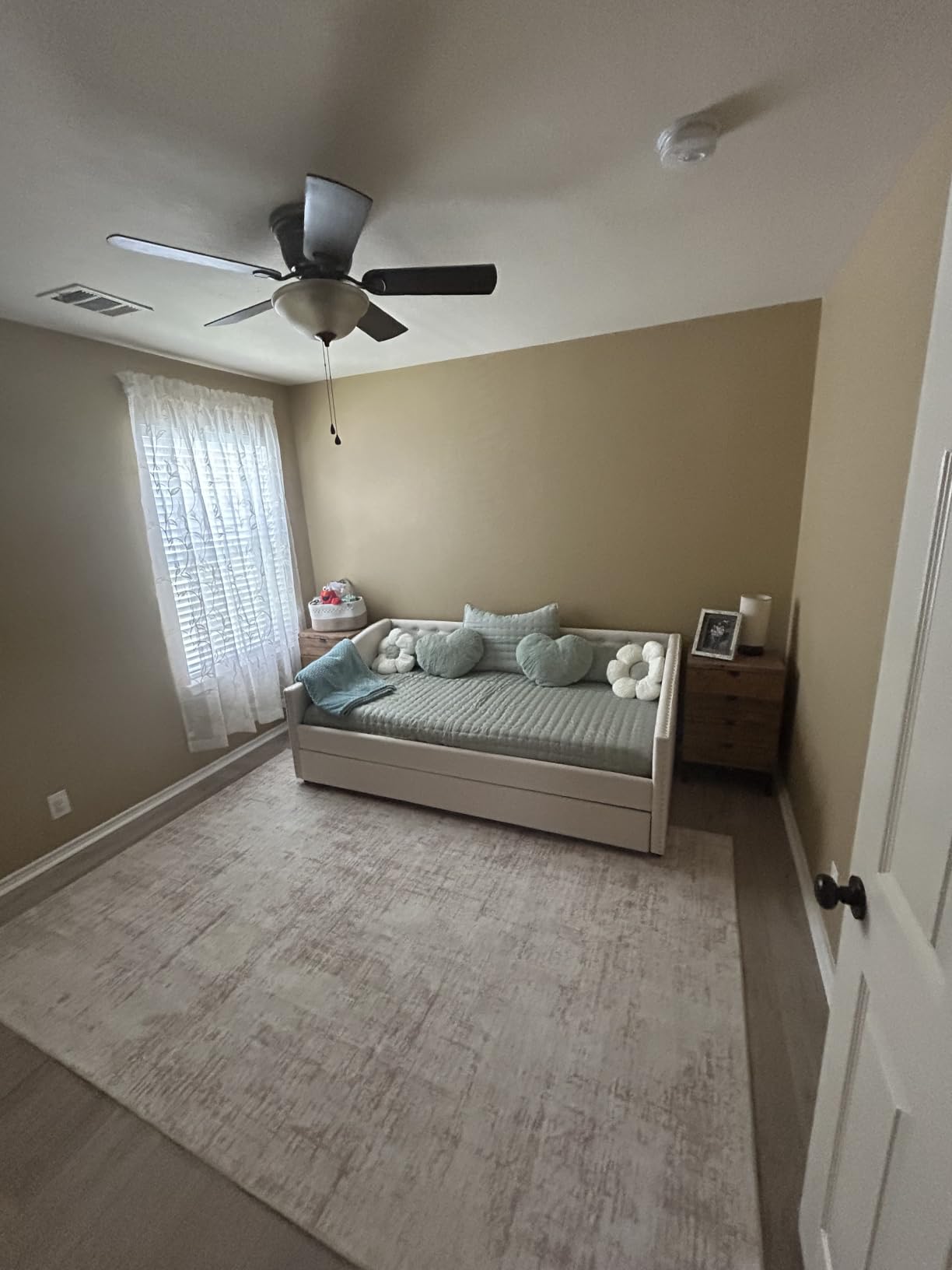 Full Size Upholstered Daybed with Trundle customer photo 1