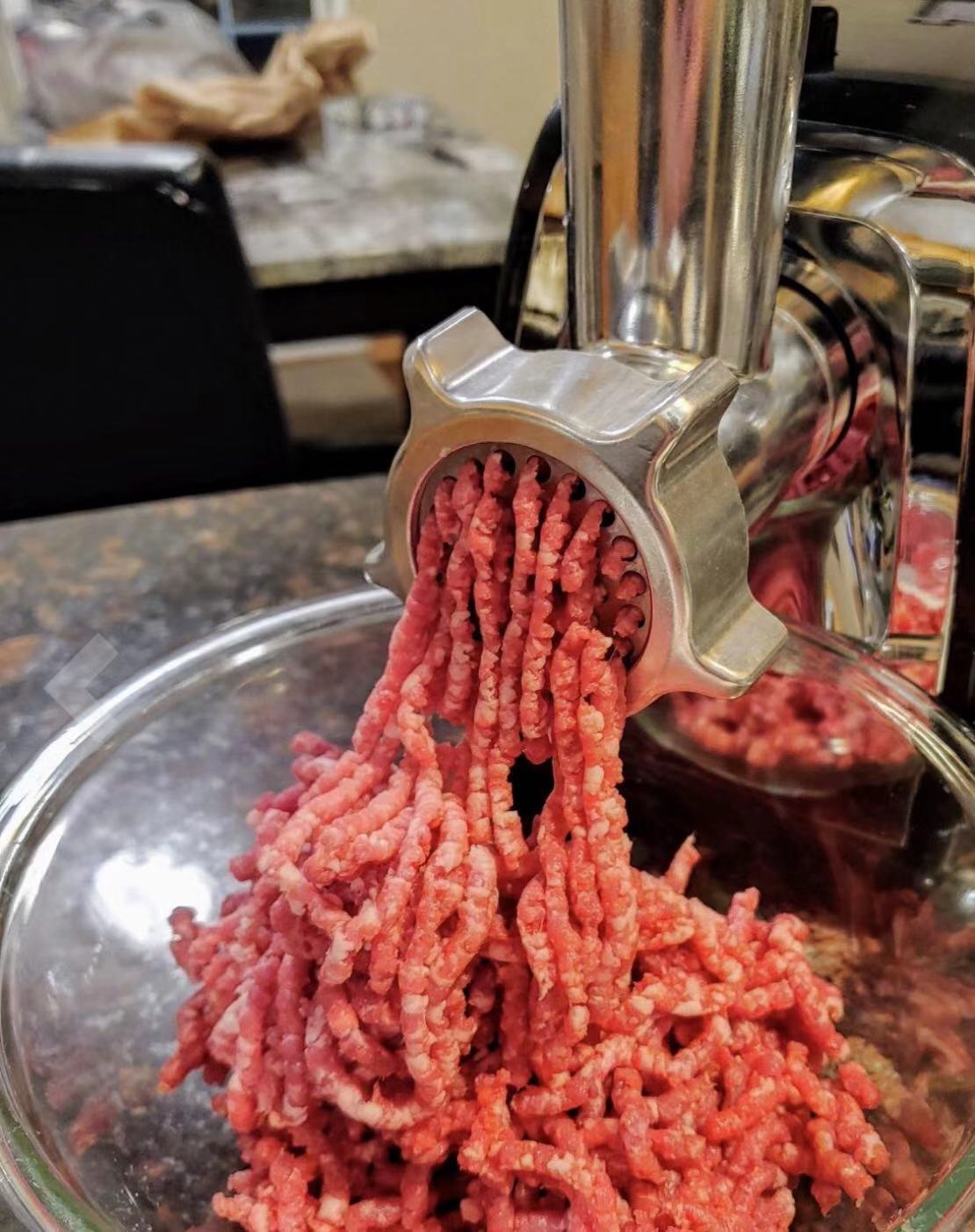 2026 Upgrade Quiet Meat Grinder Electric 3000W Max DC Motor, Auto-Reverse, 3 Speed, Sausage & Kibbe Maker for Home Use customer photo 1