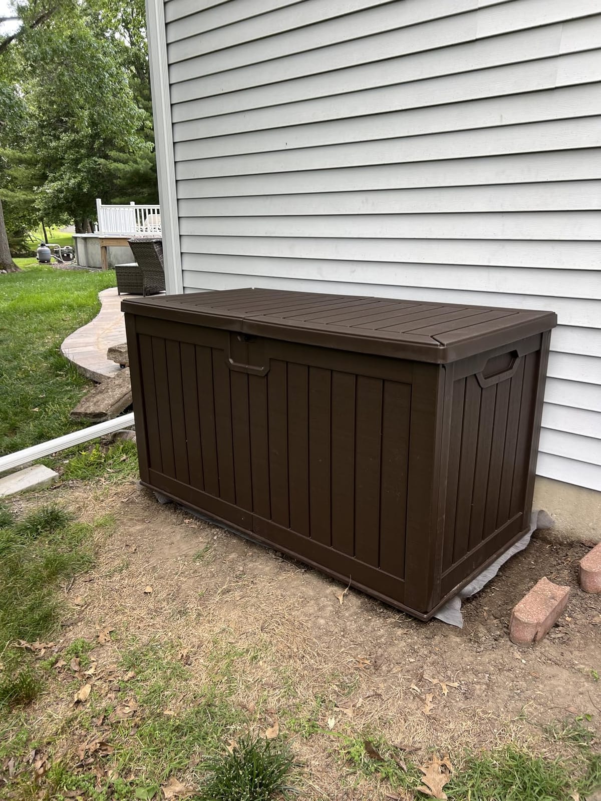 Flamaker Resin Deck Box 100 Gallon Large Outdoor Storage Box Waterproof customer photo 1