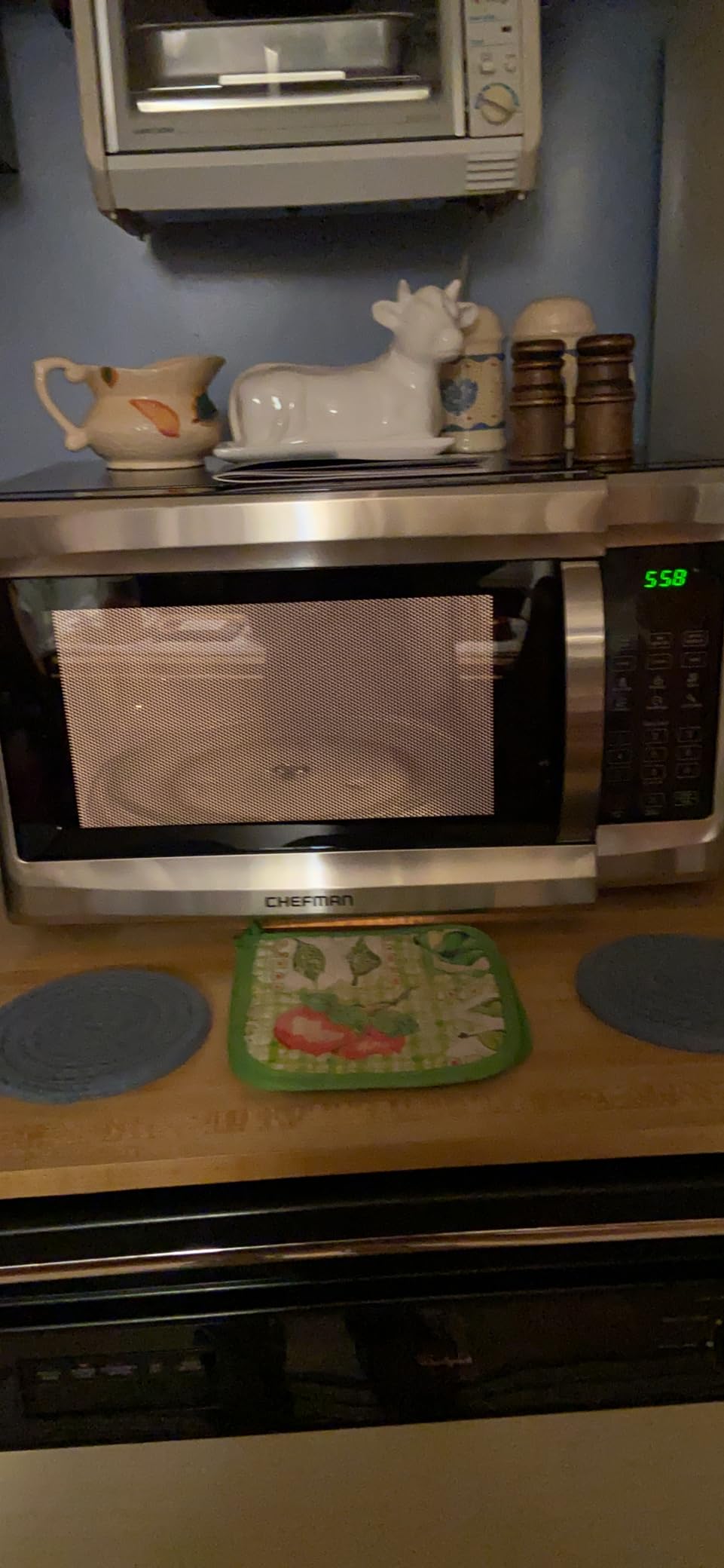 Chefman Compact Countertop Microwave, 0.7 Cu Ft, 700W, Stainless customer photo 2