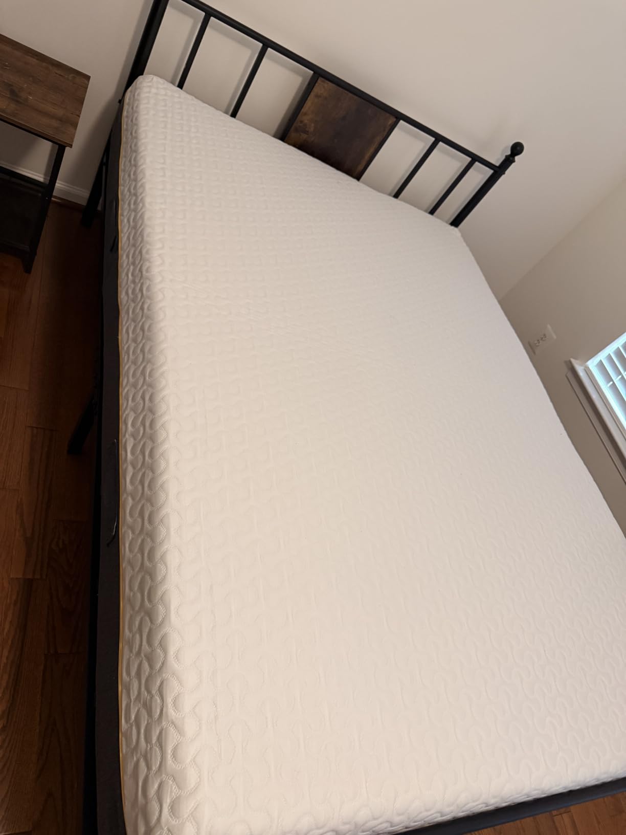 10 Inch Twin Mattress for Kids, Cooling Memory Foam Mattress for Bunk Bed, Mattress in a Box for Adults, Student and Toddler, Fiberglass Free, CertiPUR-US Certified customer photo 2
