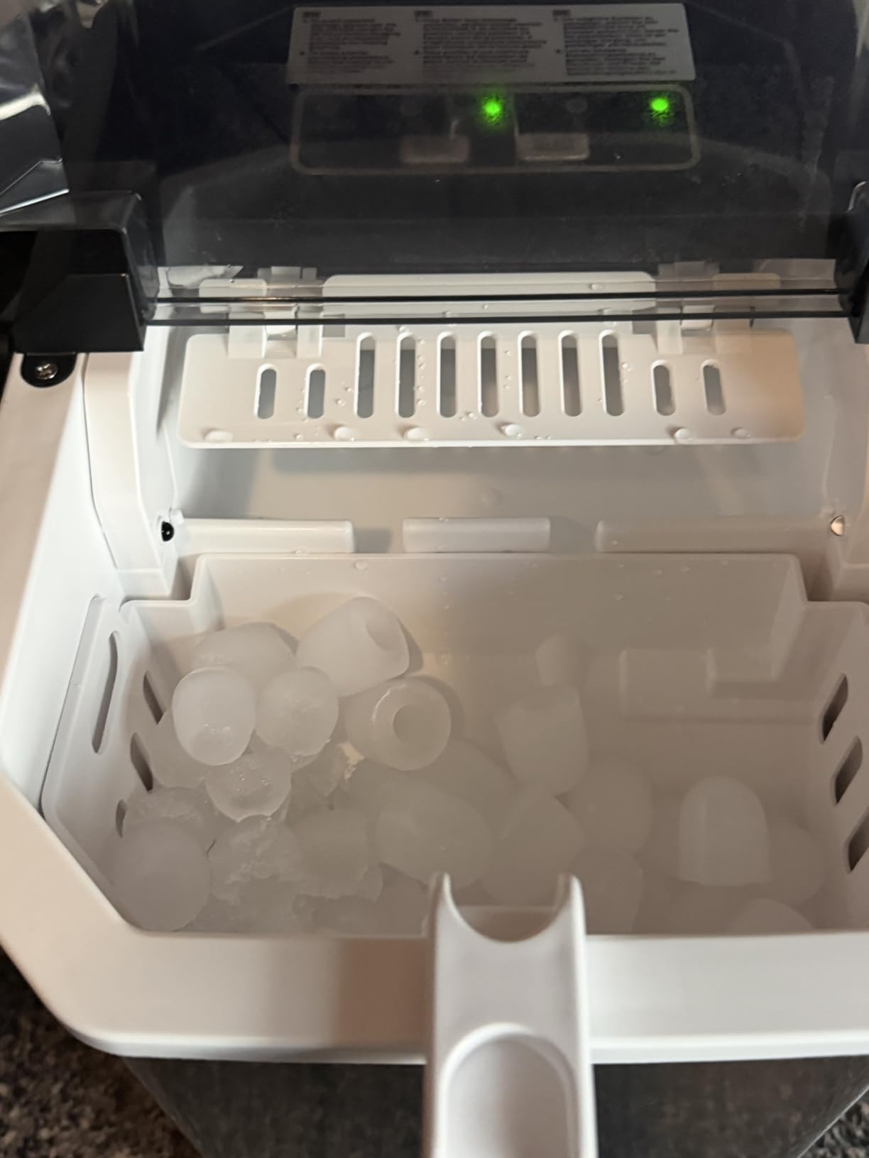 Silonn Ice Maker Countertop, 8 Cubes in 6 Mins, 26.5lbs/24H, Self-Cleaning customer photo 1
