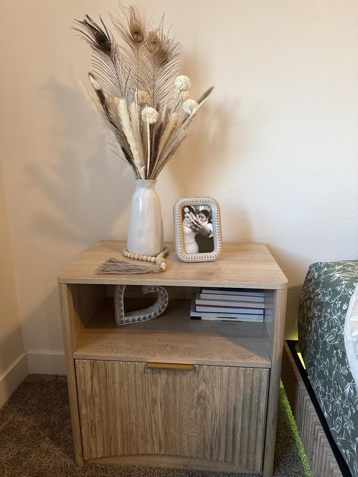 Evermagin Queen Bedroom Set, Storage Bed Frame & Charging Nightstands customer photo 1