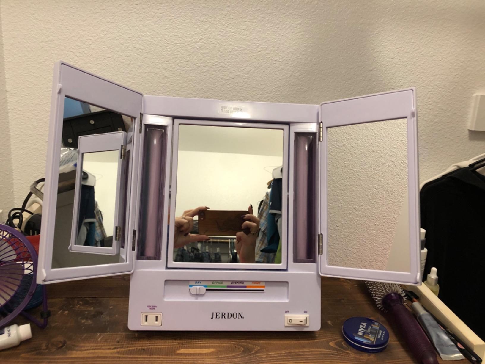 JERDON Lighted Makeup Mirror with 5X Magnification - White - JGL9W customer photo 2
