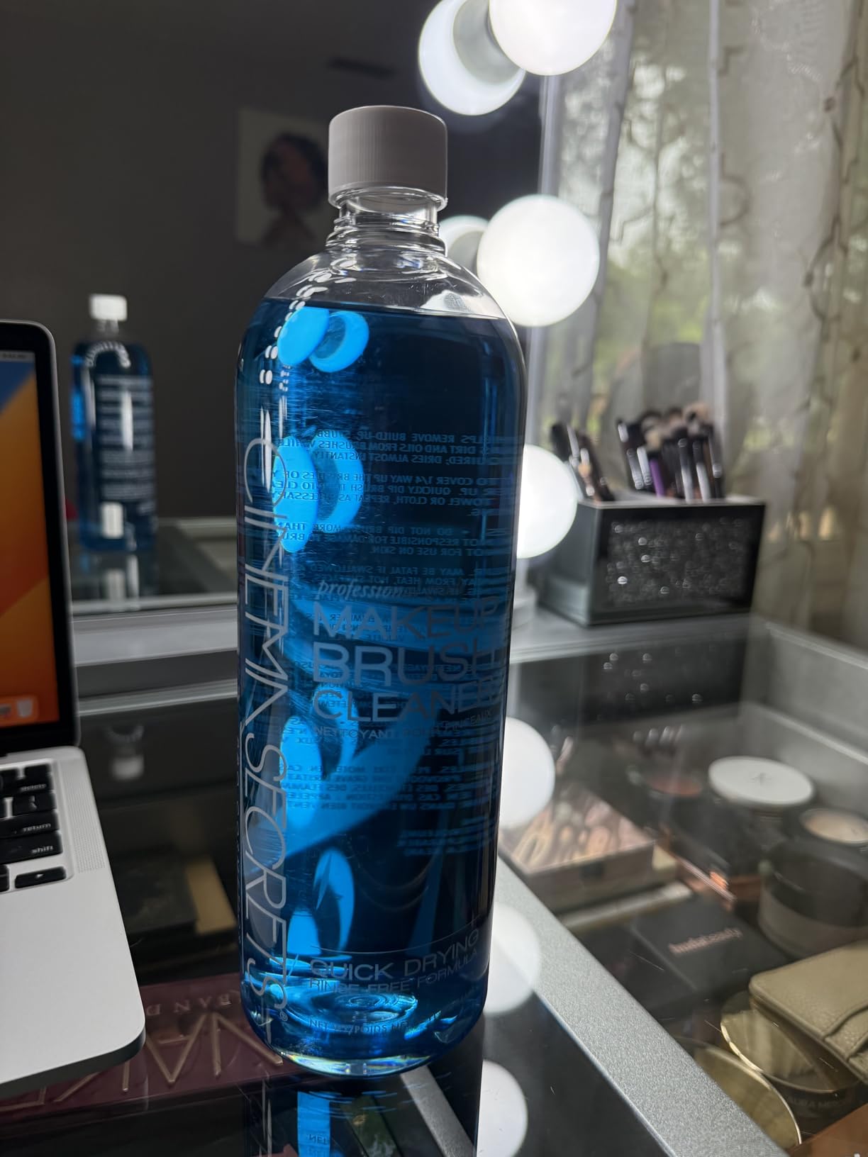 Cinema Secrets Original Blue Vanilla Makeup Brush Cleaner Solution - Professional Cleanser for Makeup Brushes - Quick-Drying, Rinse-Free Formula - Removes Stubborn Waterproof Make Up (16 fl oz) customer photo 2