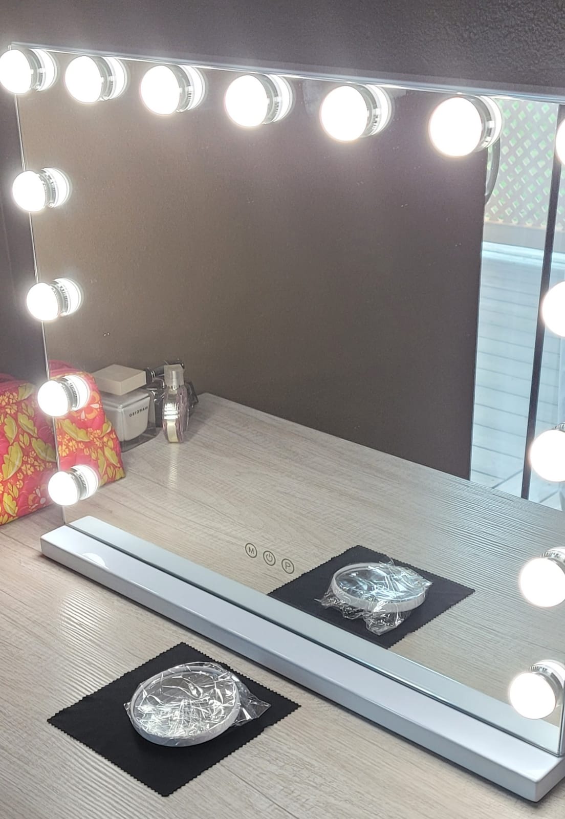 FENCHILIN Vanity Mirror with Lights, Hollywood Makeup Mirror customer photo 2
