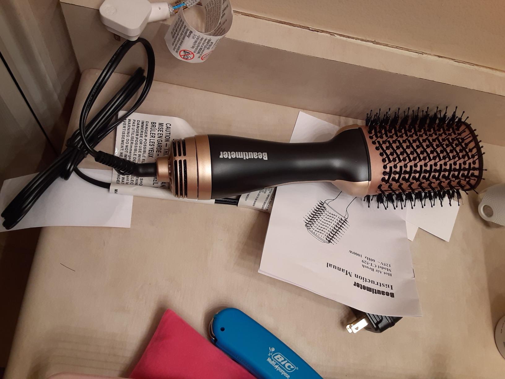 Beautimeter Blow Dryer Brush, Hot Air Brush One Step Hair Dryer and Styler Volumizer, 4 in 1 Negative Ionic Hair Styler with Oval Barrel for Smooth, Frizz-Free Hair Types, Black & Gold customer photo 2