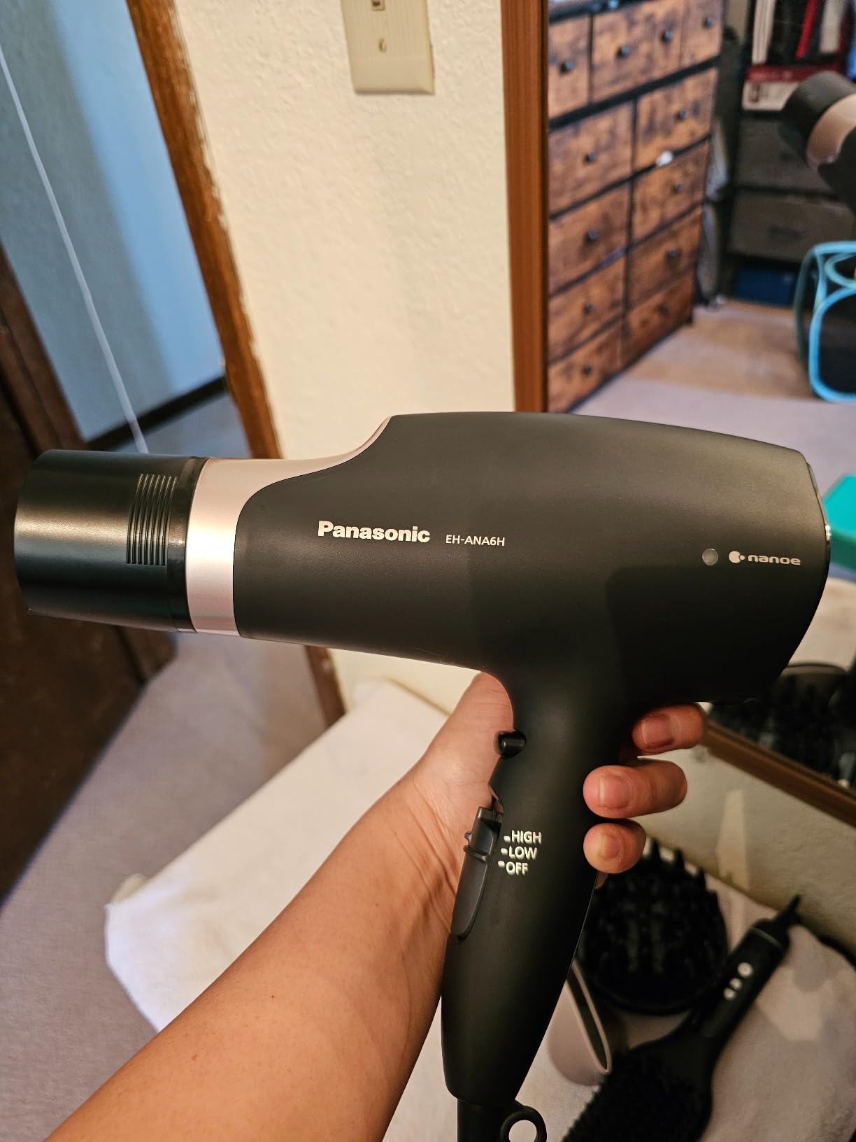 Panasonic Nanoe Salon Hair Dryer with Oscillating Quickdry Nozzle, Diffuser & Concentrator Attachments, 3 Heat & 2 Speed Settings, Japanese Technology for All Hair Types – EH-ANA6HN (Black/Pink Gold) customer photo 1