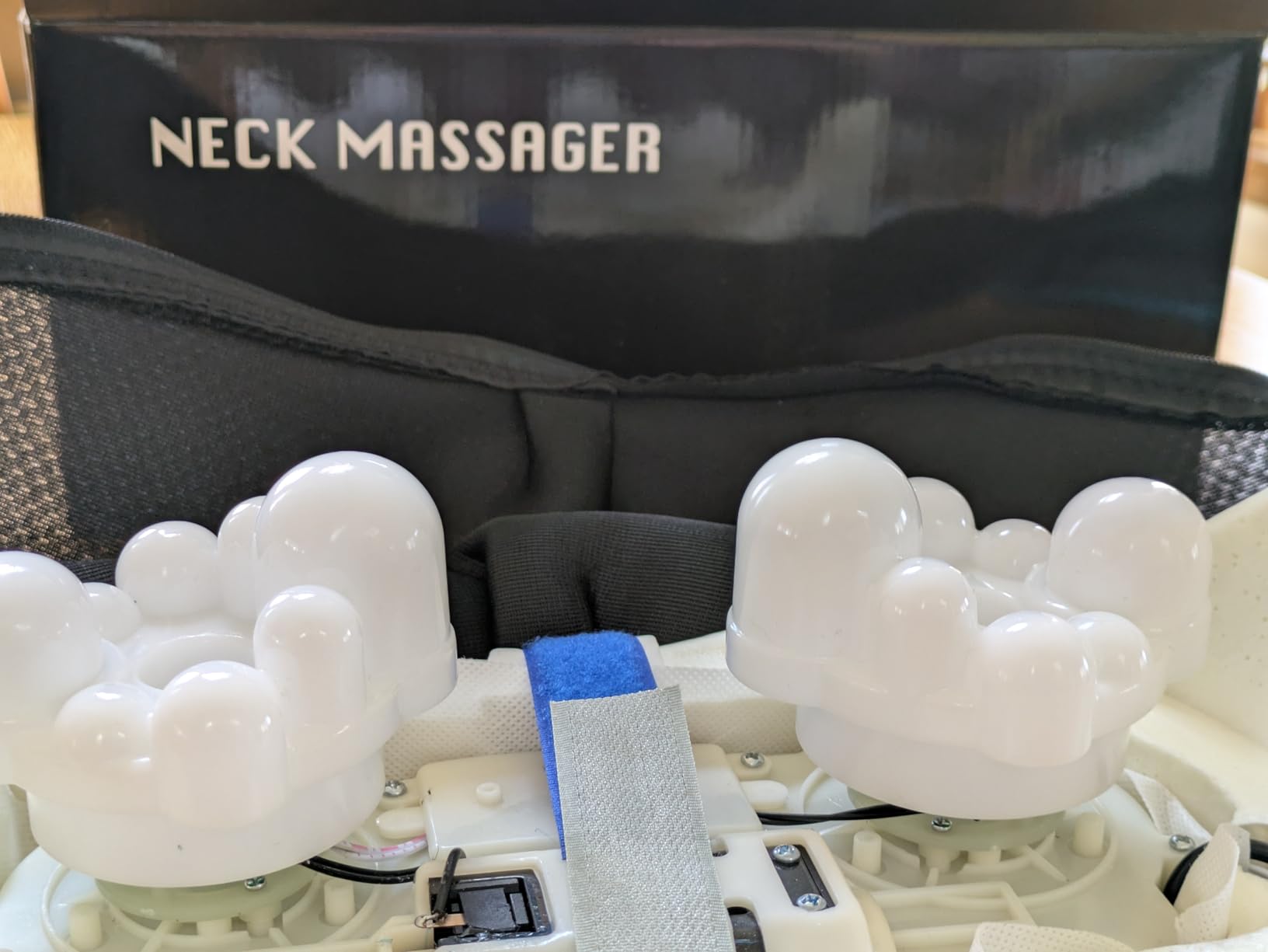 Cordless Shiatsu Neck and Shoulder Massager, Back Massager with Heat ,Massage Deeper Tissue 4D Kneading Massage for Shoulder, Neck and Back, Use at Home, Office, Car - Gifts for Fathers Day Dad Gift customer photo 1