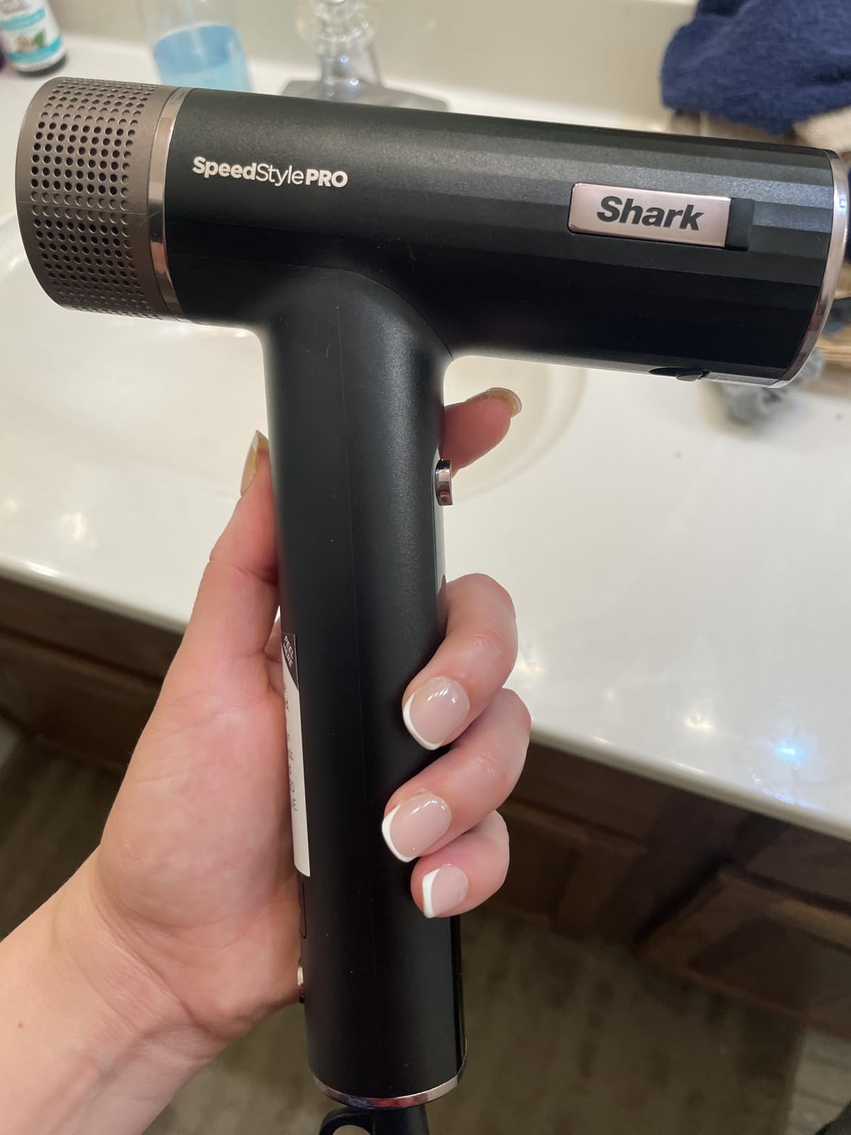 Shark SpeedStyle Pro Ionic Hair Dryer, Scalp Shield, Curly-Coily, HD732 customer photo 1