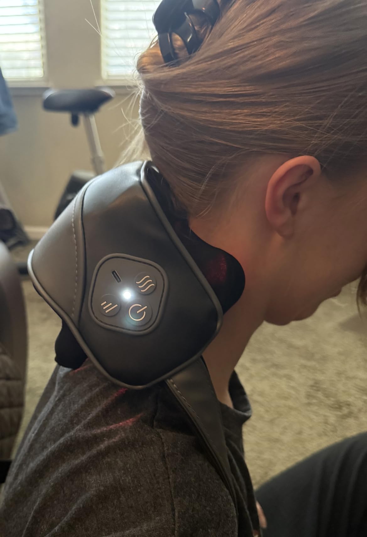 BOB AND BRAD iNeck Pro Cordless 4D Shiatsu Neck Massager with Heat for Pain Relief, FSA Eligible HSA Deep Tissue Kneading for Neck, Shoulder & Back, 190 Min Long Battery Life, for Office, Travel Gifts customer photo 2