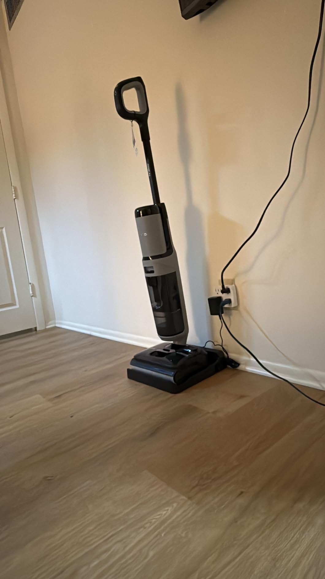 Tineco Floor ONE i5 Stretch Wet Dry Vacuum Cleaner, Vacuum & Mop in One Step, 20kpa Powerful Suction, 180° Lay-Flat Design, Anti-Tangle Design, Dual-Sided Edge Cleaning, Up to 30* Minutes Runtime customer photo 2