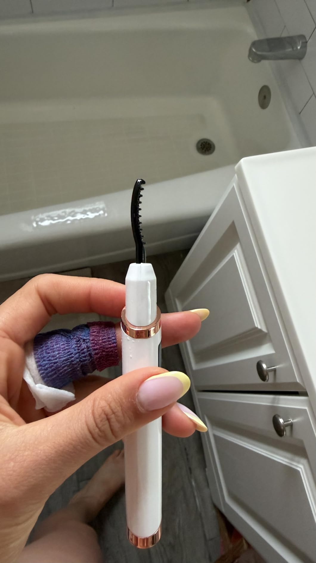 Heated Eyelash Curler for Women, Electric Lash Curler with 10s Fast Heating, 4 Adjustable Temp (65°C-95°C), 24H Curl, USB-C Rechargeable, Ergonomic Design, Travel-Friendly Makeup Tool Gift customer photo 2