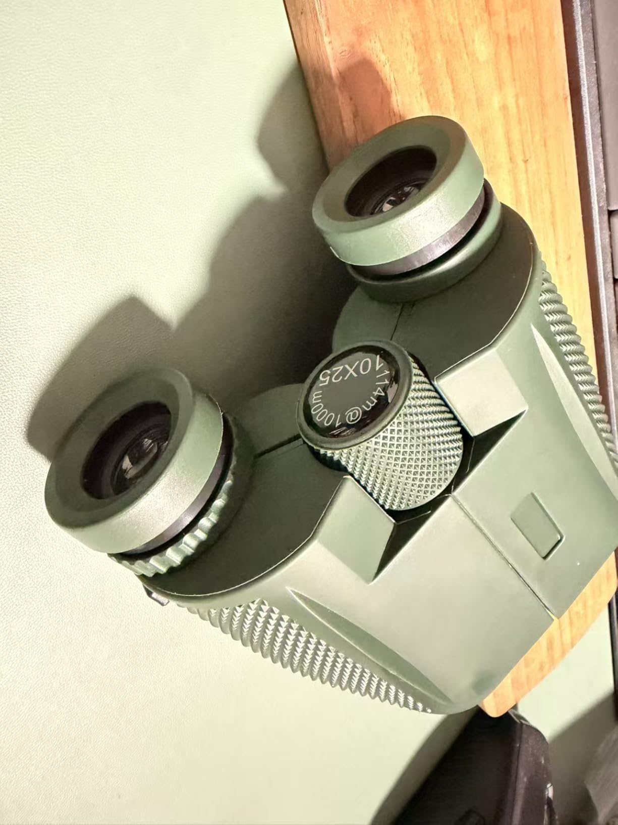 Leacco 10x25 Binoculars, Waterproof BAK4 FMC Lens for Bird Watching Cruise customer photo 2